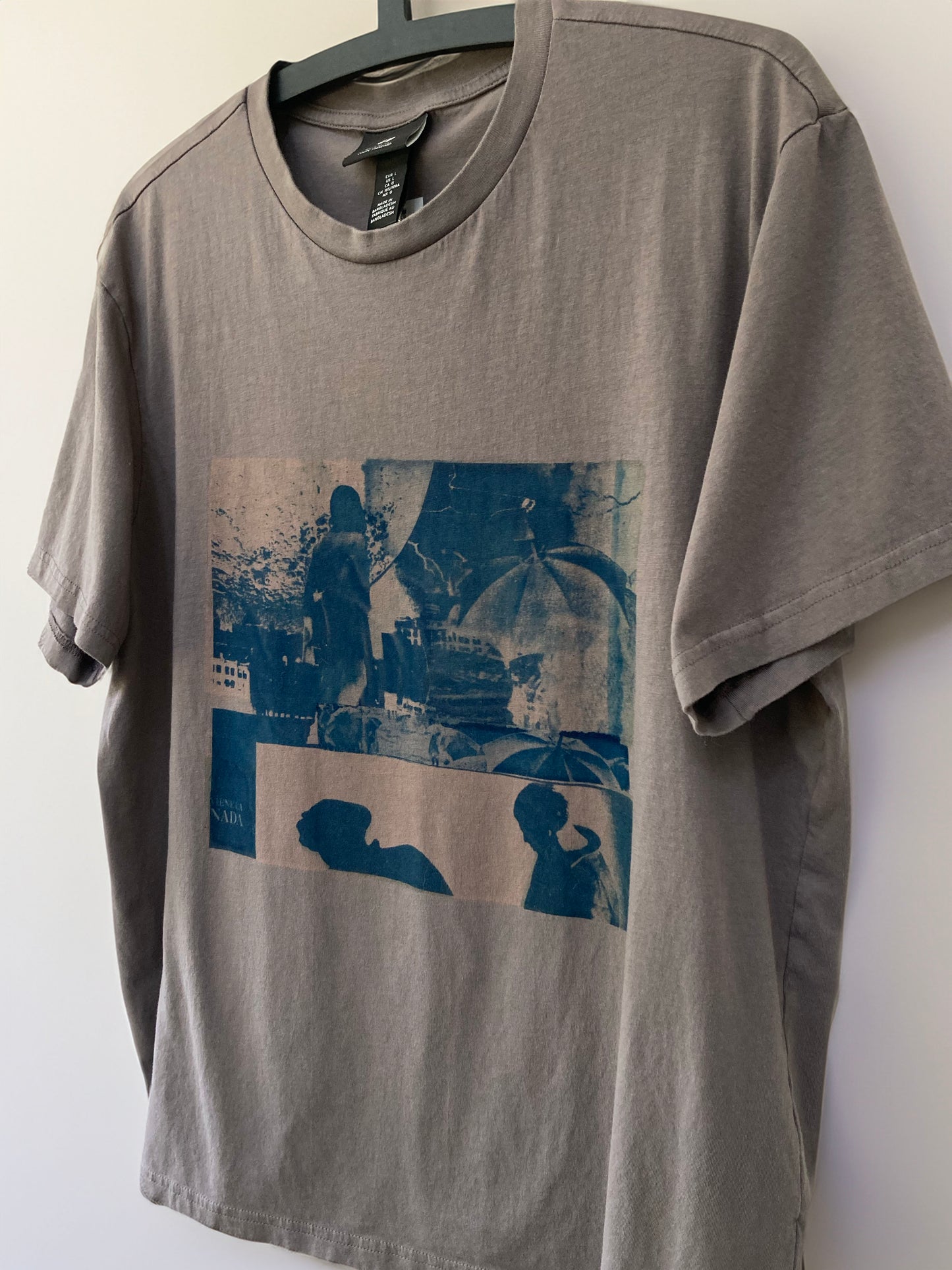 Viene la Nada | Talla “L" | Gris A